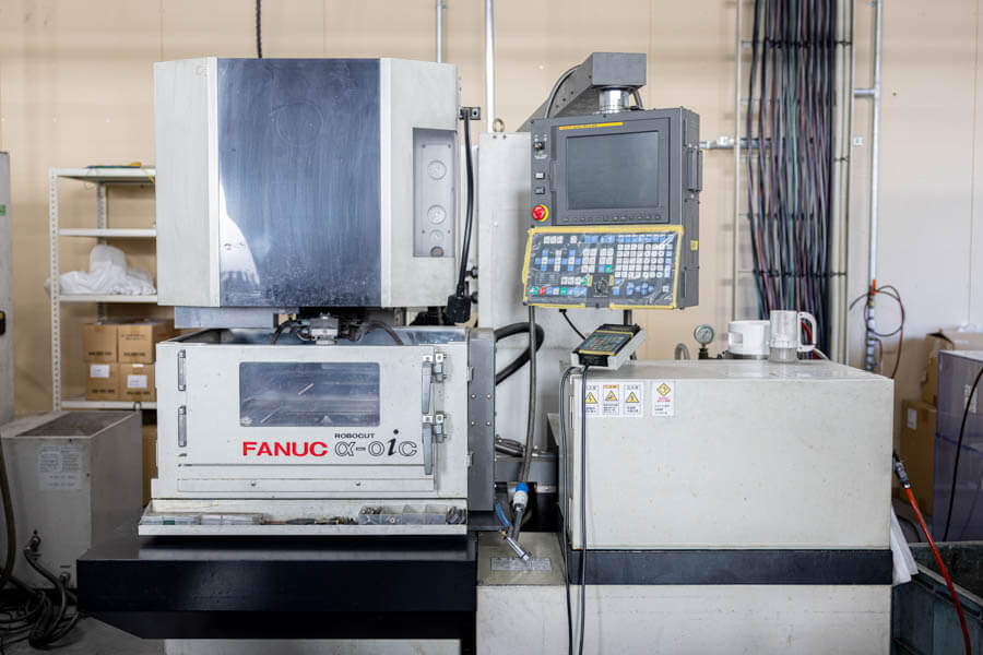 ワイヤー放電加工機（FANUC）